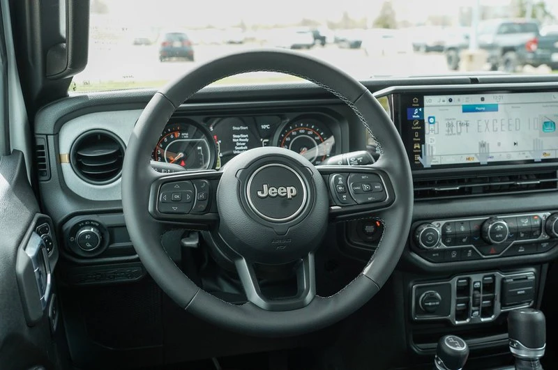 2026 Jeep JT Gladiator - Image 19 of 20
