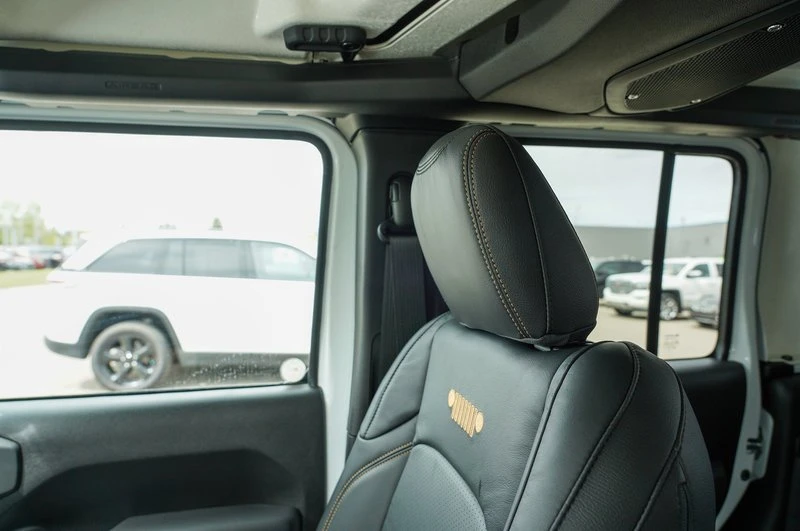 2026 Jeep JT Gladiator - Image 17 of 20