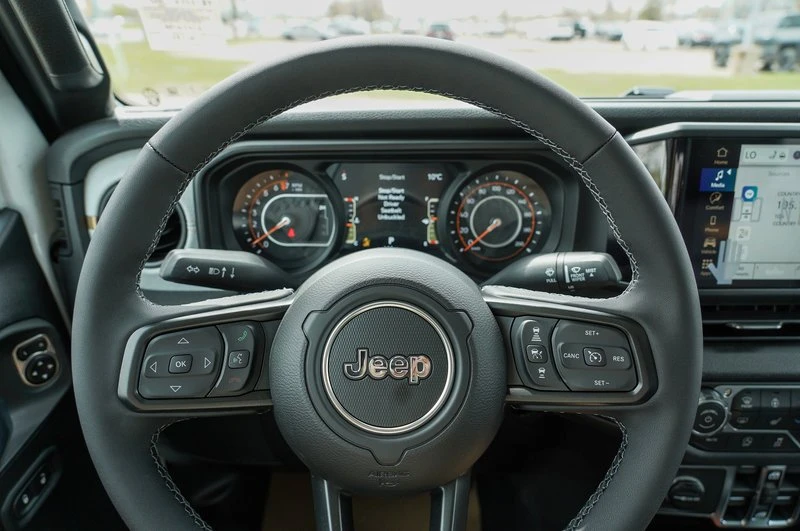 2026 Jeep JT Gladiator - Image 10 of 20