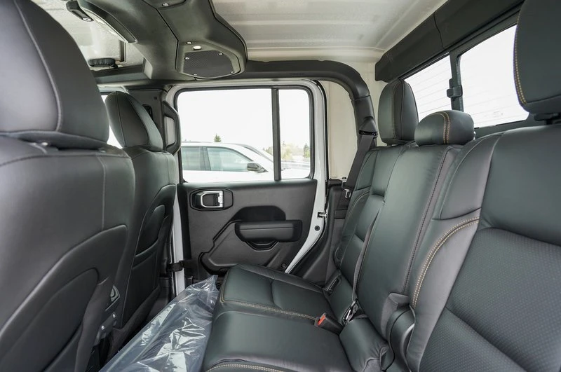 2026 Jeep JT Gladiator - Image 18 of 20