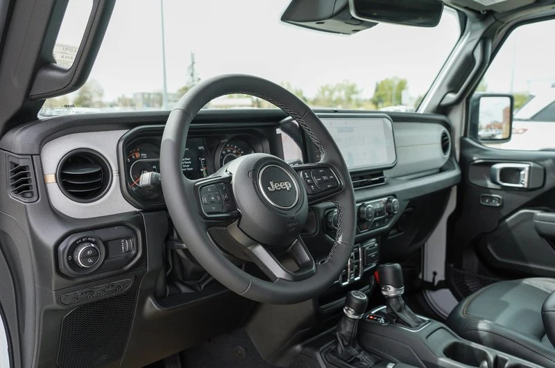2026 Jeep JT Gladiator - Image 9 of 20