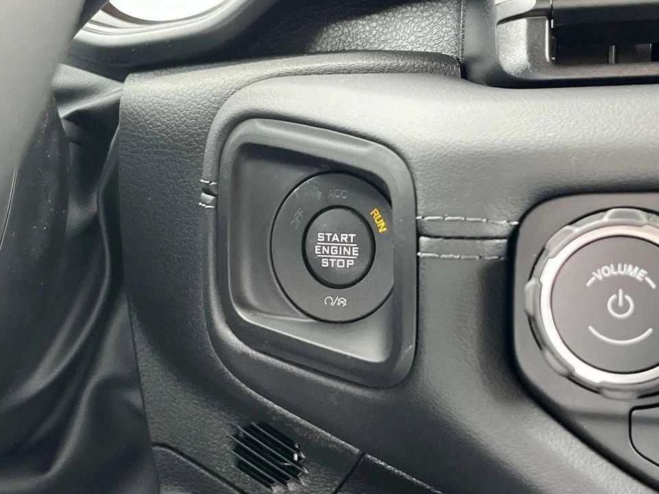 2026 Jeep JT Gladiator - Image 11 of 15