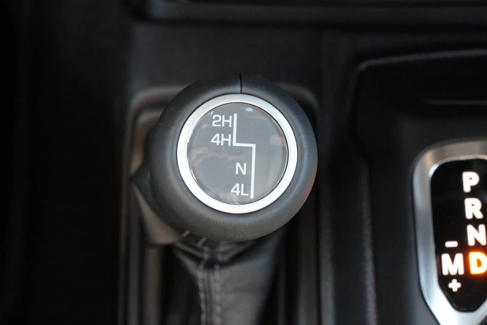 2026 Jeep JT Gladiator - Image 7 of 9