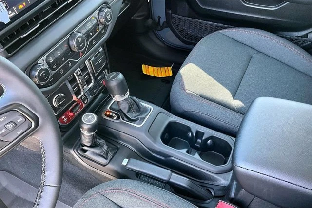 2026 Jeep JT Gladiator - Image 11 of 20