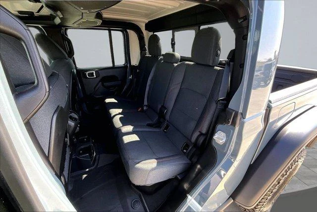 2026 Jeep JT Gladiator - Image 19 of 20