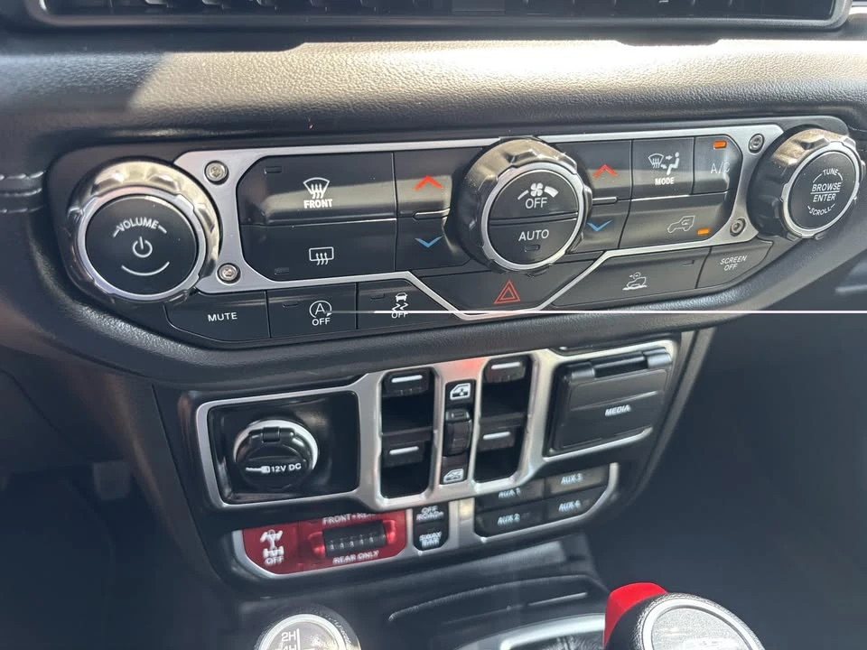 2026 Jeep JT Gladiator - Image 16 of 20