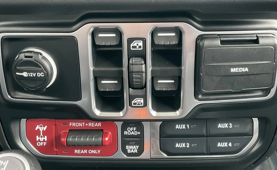 2026 Jeep JT Gladiator - Image 17 of 19