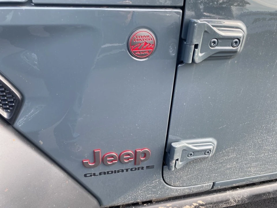 2026 Jeep JT Gladiator - Image 10 of 12
