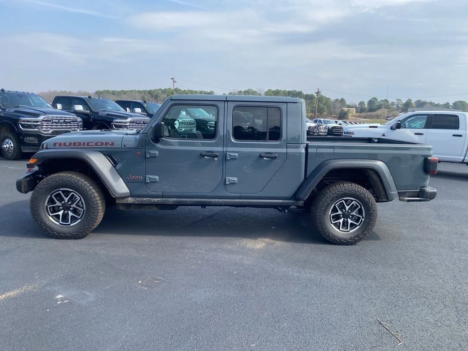 2026 Jeep JT Gladiator - Image 8 of 12