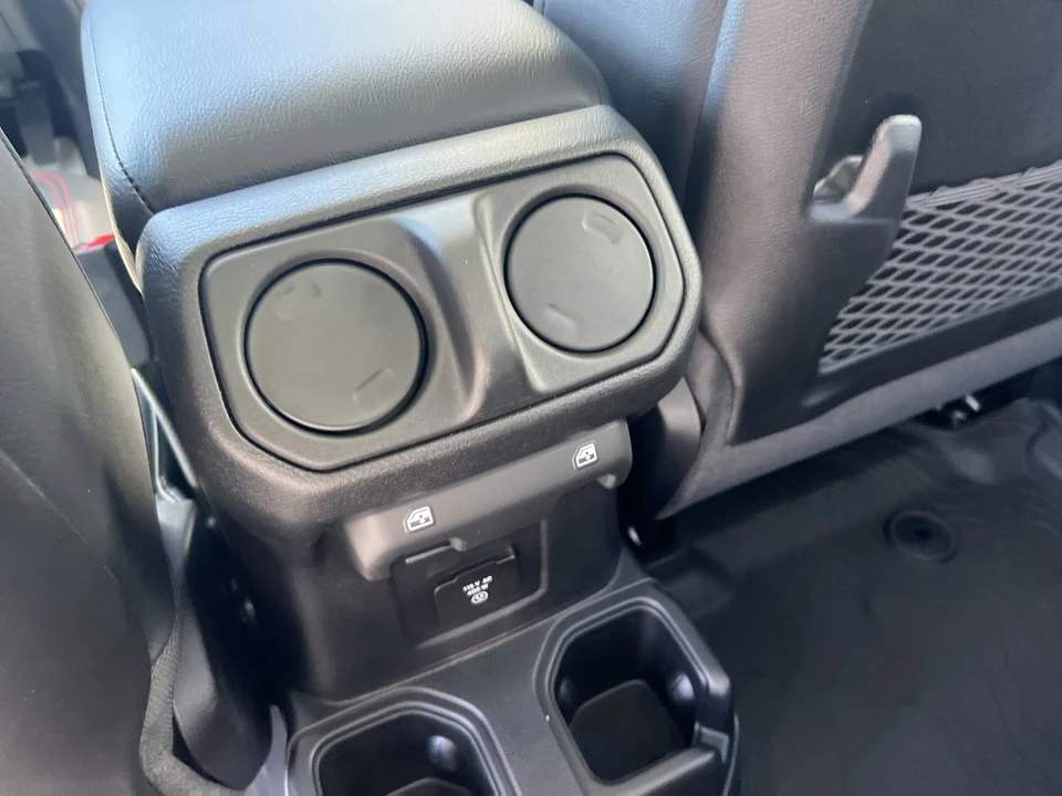 2026 Jeep JT Gladiator - Image 14 of 25