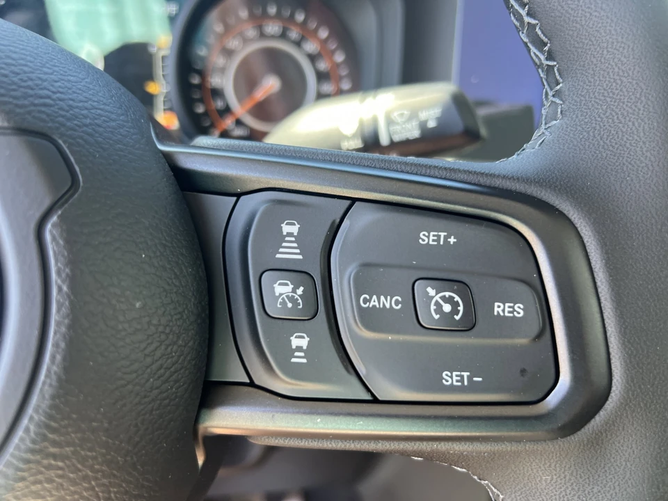 2026 Jeep JT Gladiator - Image 21 of 25