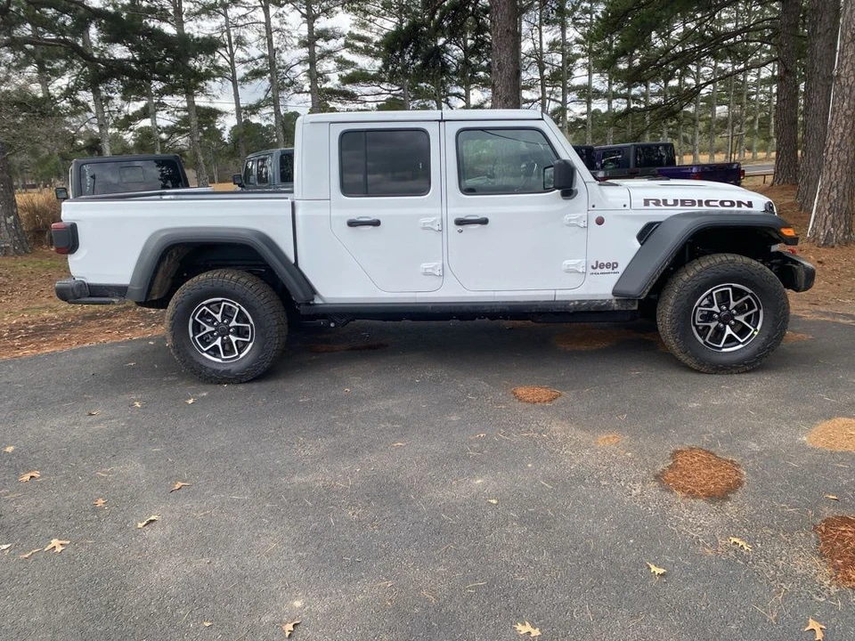 2026 Jeep JT Gladiator - Image 4 of 12