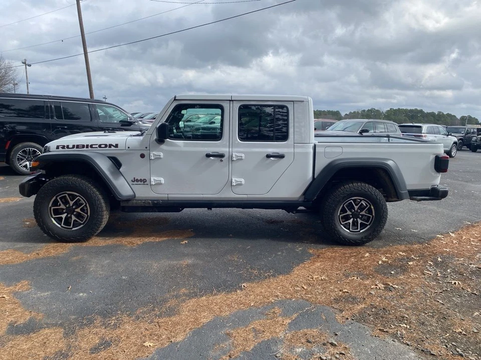 2026 Jeep JT Gladiator - Image 8 of 12