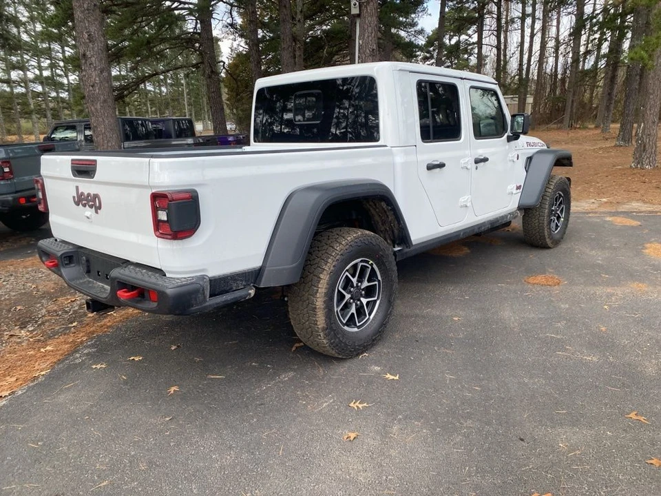 2026 Jeep JT Gladiator - Image 5 of 12