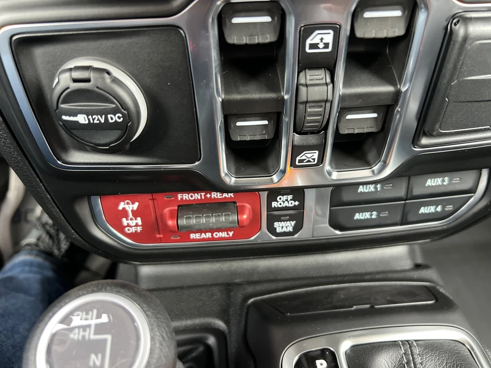 2026 Jeep JT Gladiator - Image 19 of 25