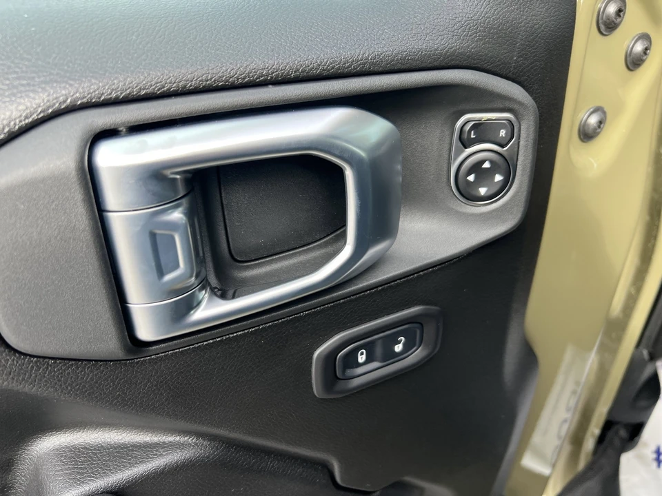 2026 Jeep JT Gladiator - Image 13 of 25