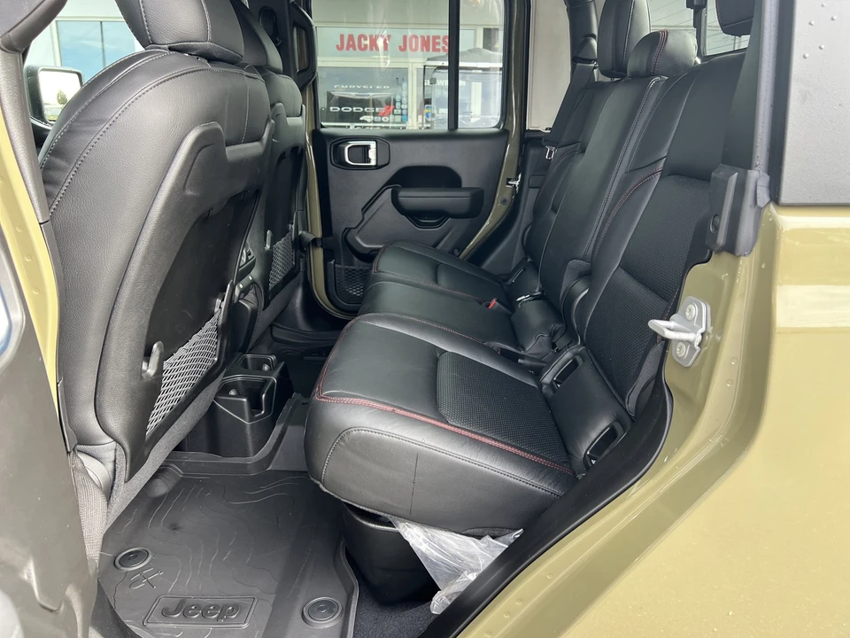 2026 Jeep JT Gladiator - Image 10 of 25