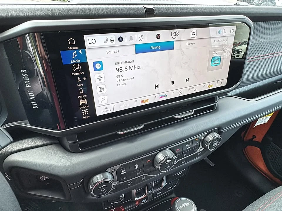 2026 Jeep JT Gladiator - Image 18 of 20