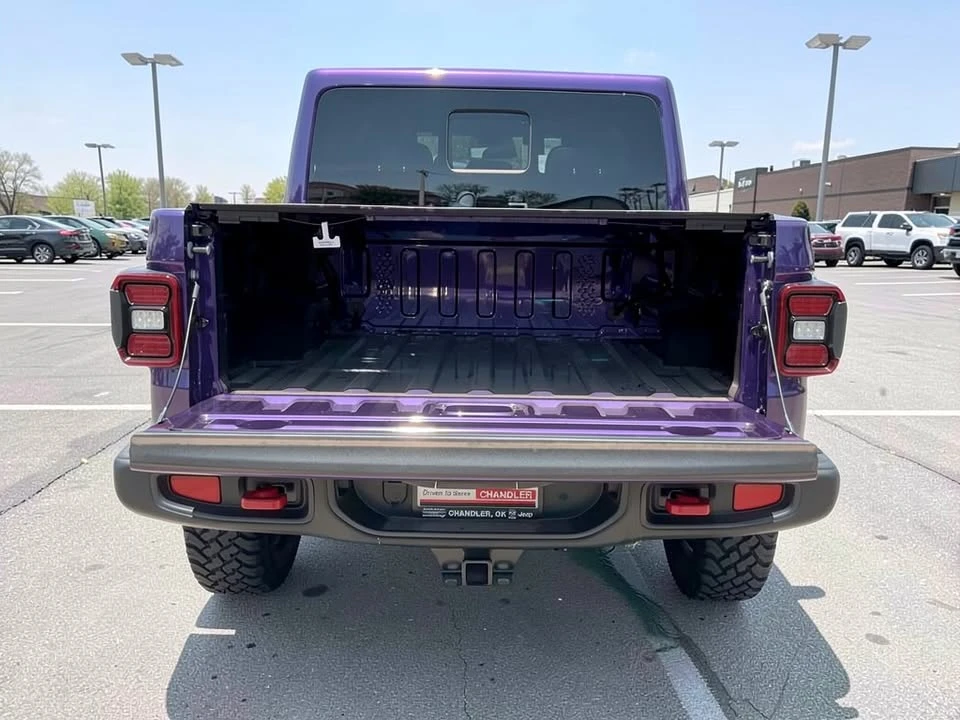 2026 Jeep JT Gladiator - Image 13 of 20