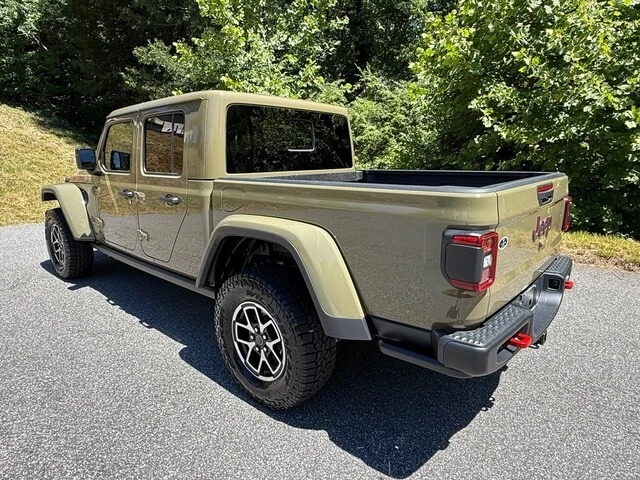 2026 Jeep JT Gladiator - Image 10 of 29