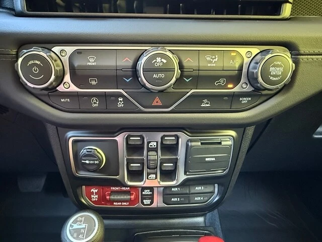 2026 Jeep JT Gladiator - Image 23 of 29