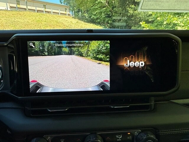 2026 Jeep JT Gladiator - Image 22 of 29