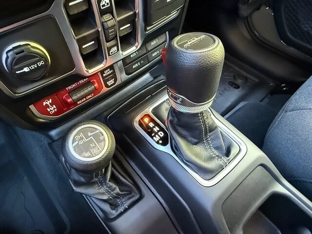 2026 Jeep JT Gladiator - Image 24 of 29