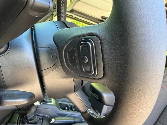 2026 Jeep JT Gladiator - Image 15 of 29