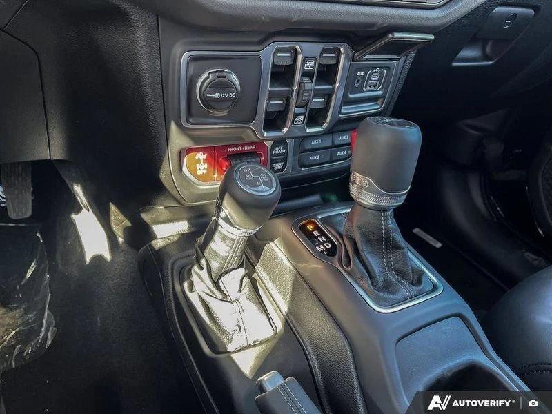 2026 Jeep JT Gladiator - Image 13 of 20