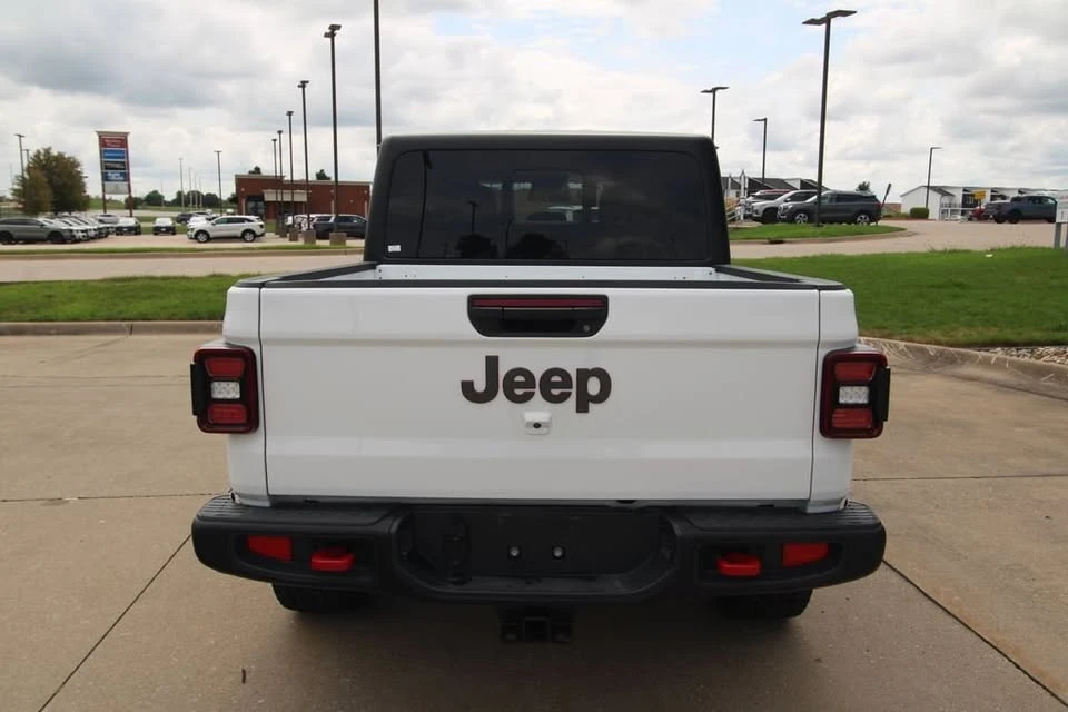 2026 Jeep JT Gladiator - Image 14 of 20
