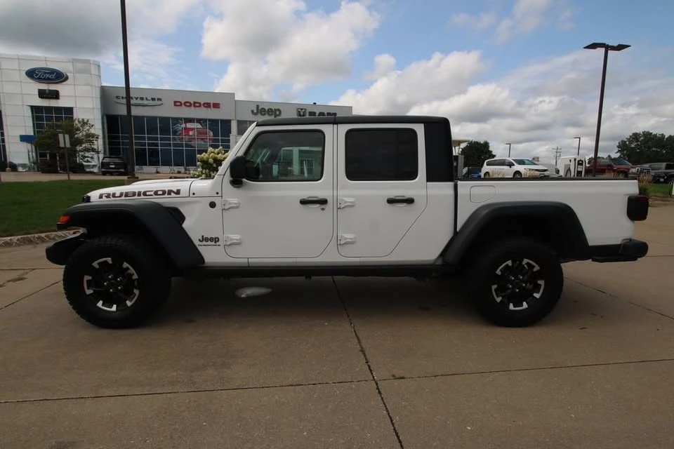 2026 Jeep JT Gladiator - Image 16 of 20