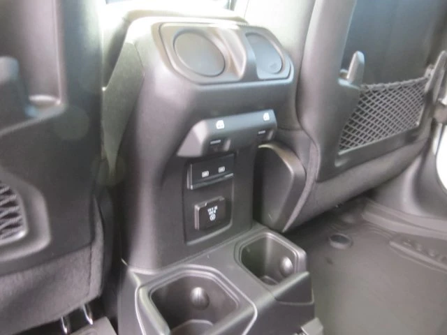 2026 Jeep JT Gladiator - Image 13 of 20