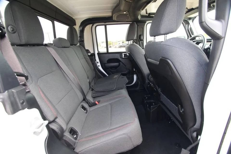 2026 Jeep JT Gladiator - Image 9 of 20