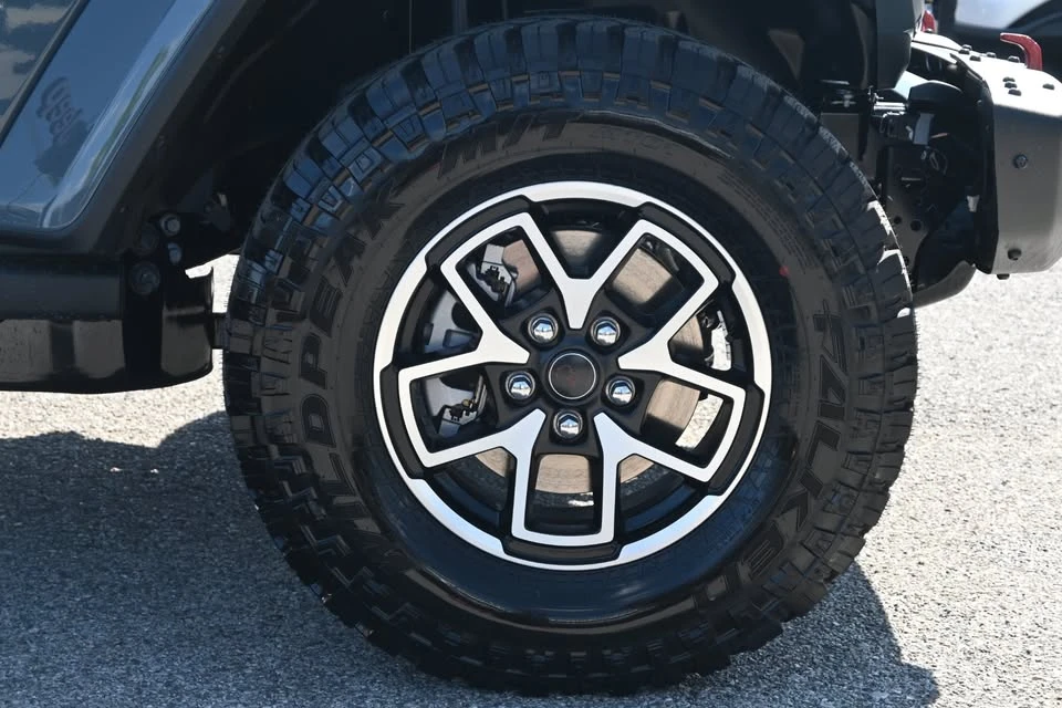 2026 Jeep JT Gladiator - Image 3 of 19