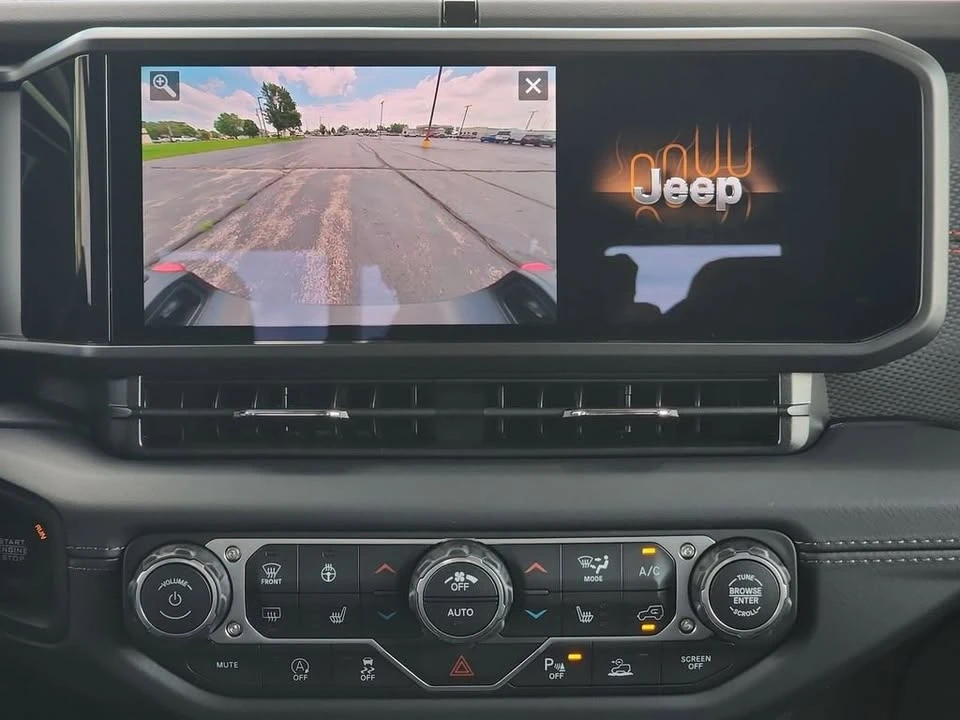 2026 Jeep JT Gladiator - Image 15 of 20