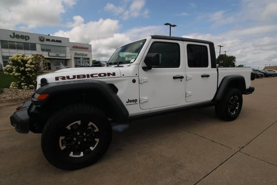 2026 Jeep JT Gladiator - Image 17 of 20