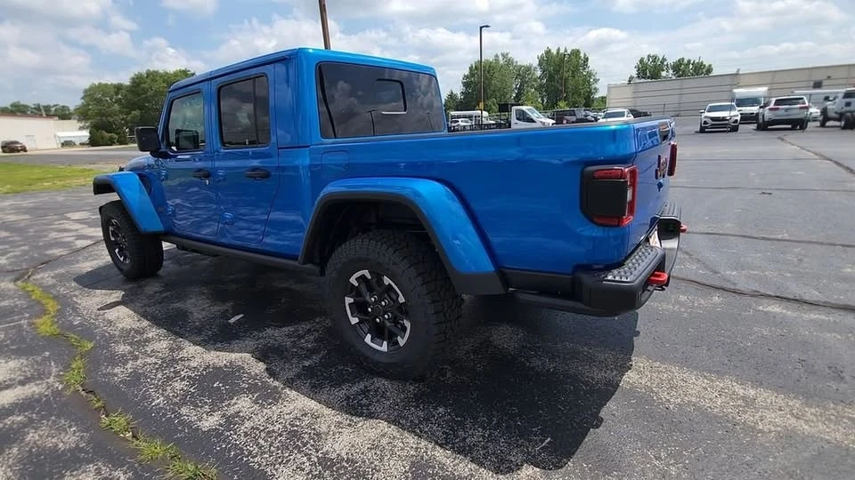 2026 Jeep JT Gladiator - Image 5 of 20