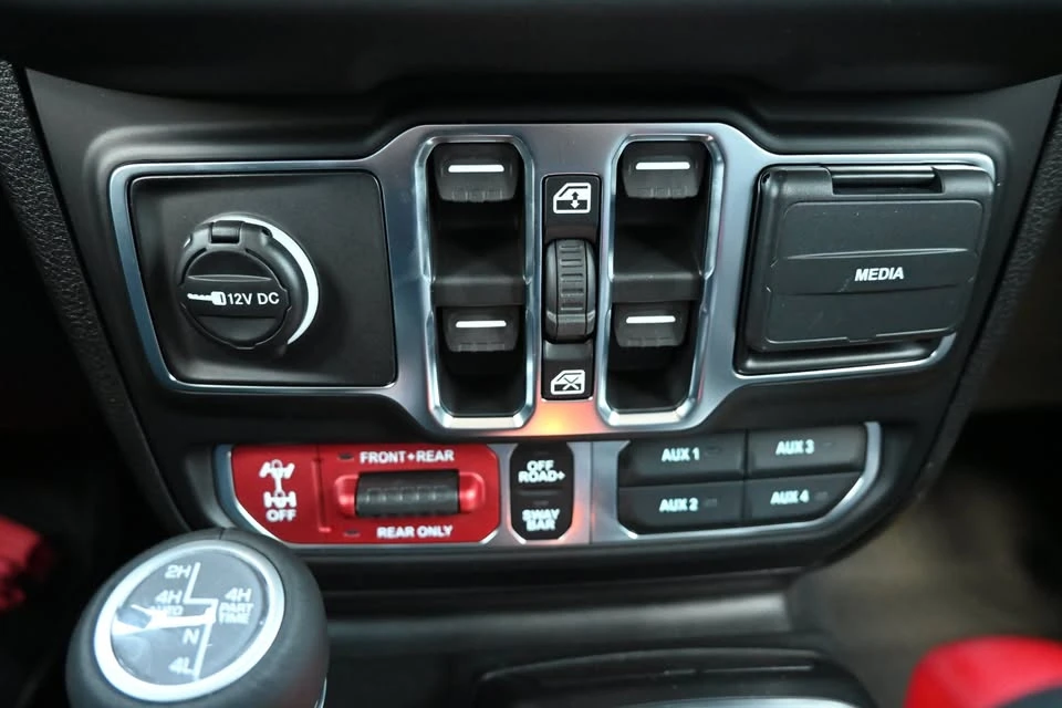 2026 Jeep JT Gladiator - Image 12 of 19