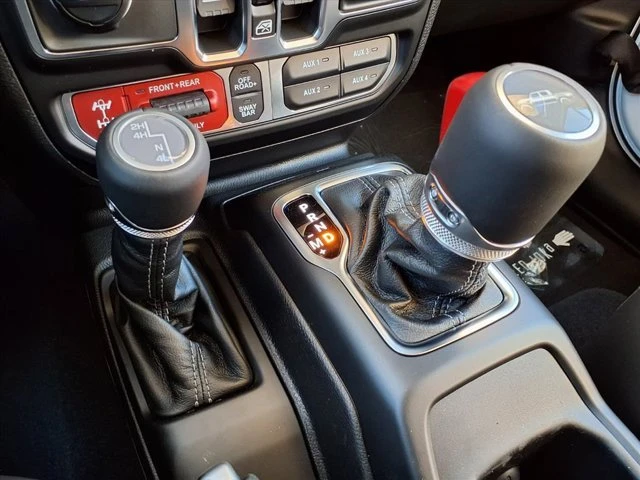 2026 Jeep JT Gladiator - Image 10 of 17