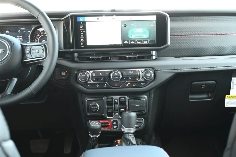 2026 Jeep JT Gladiator - Image 15 of 19