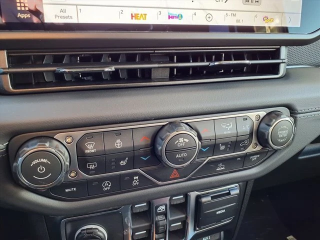 2026 Jeep JT Gladiator - Image 6 of 17