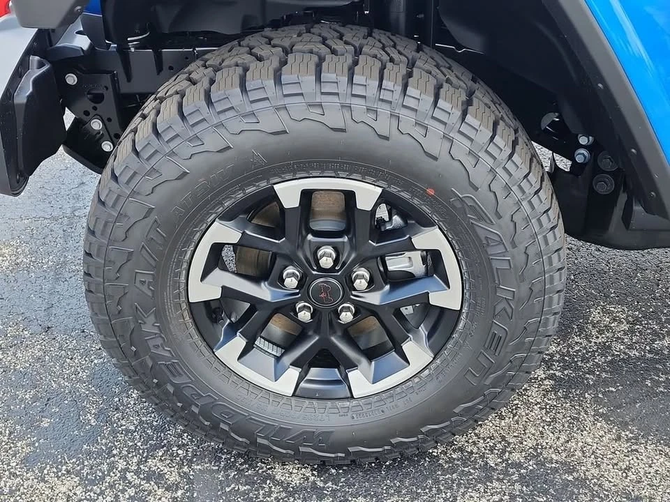 2026 Jeep JT Gladiator - Image 9 of 20