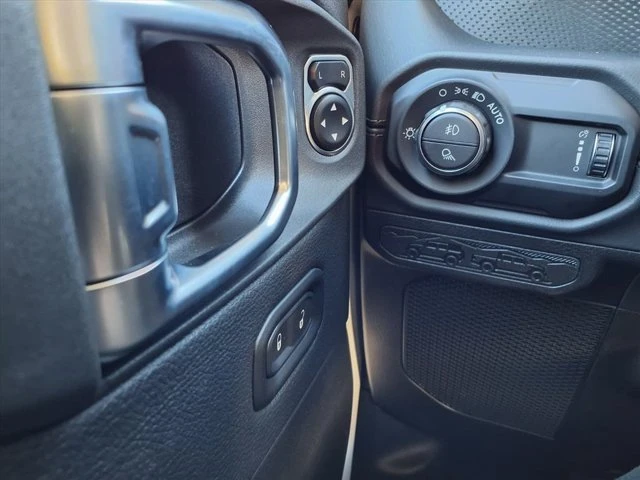 2026 Jeep JT Gladiator - Image 8 of 17