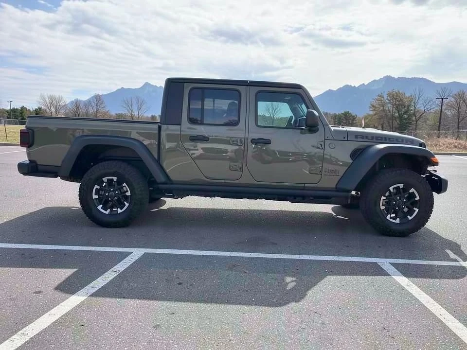 2026 Jeep JT Gladiator - Image 7 of 20