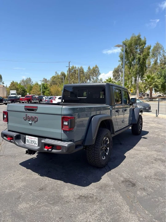 2026 Jeep JT Gladiator - Image 5 of 10