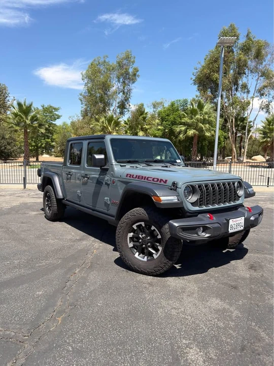 2026 Jeep JT Gladiator - Image 2 of 10
