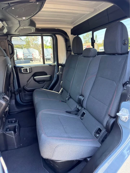 2026 Jeep JT Gladiator - Image 8 of 10