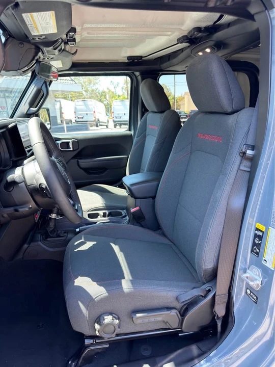 2026 Jeep JT Gladiator - Image 9 of 10
