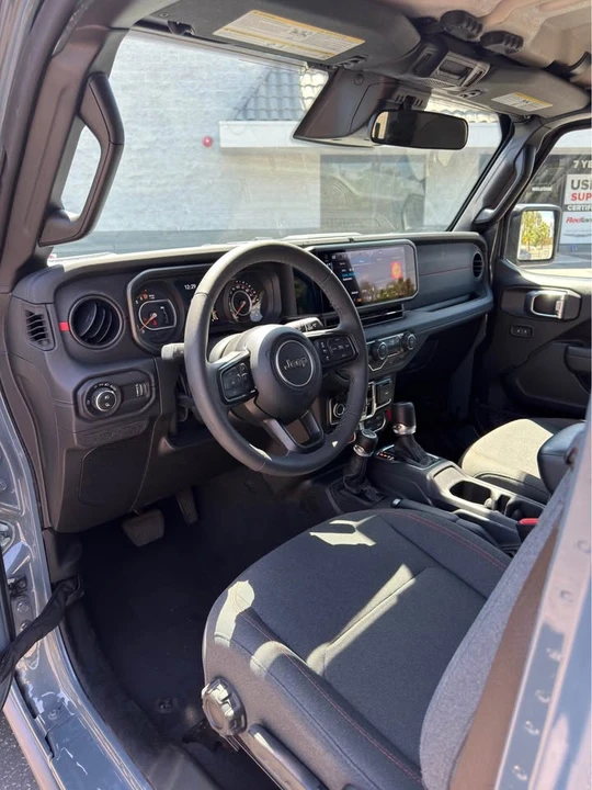 2026 Jeep JT Gladiator - Image 7 of 10