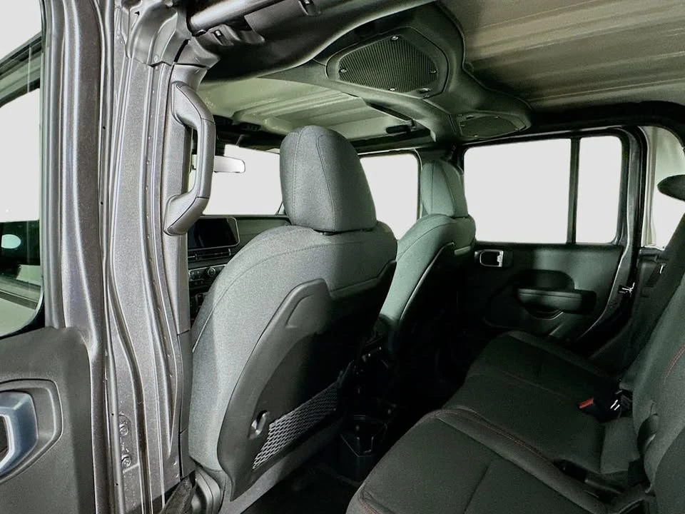 2026 Jeep JT Gladiator - Image 14 of 20